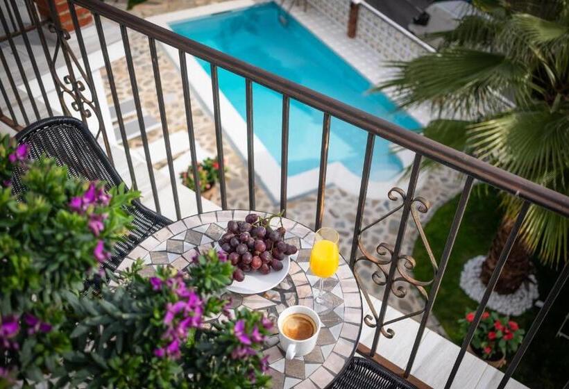 فندق Boutique X Pueblo, Benalmádena