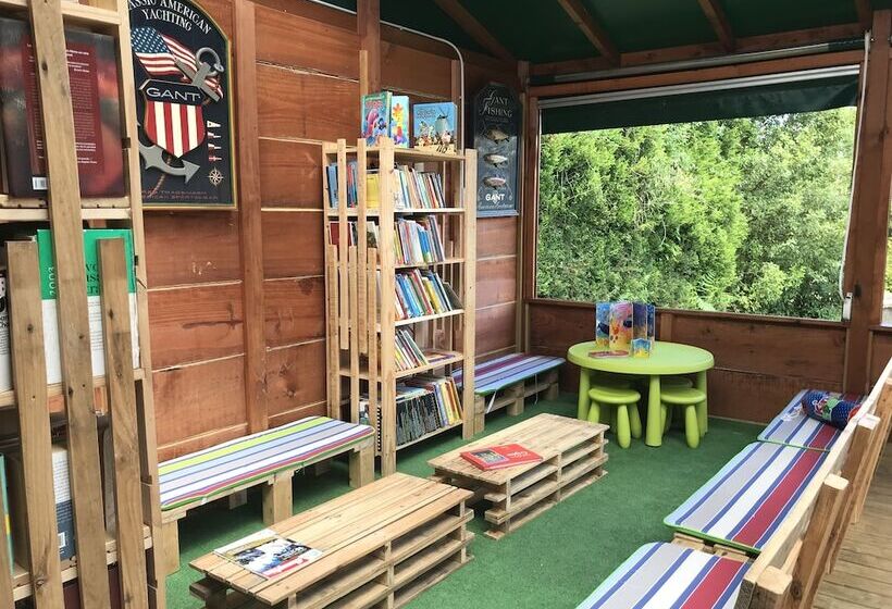 فندق Camping Villaviciosa