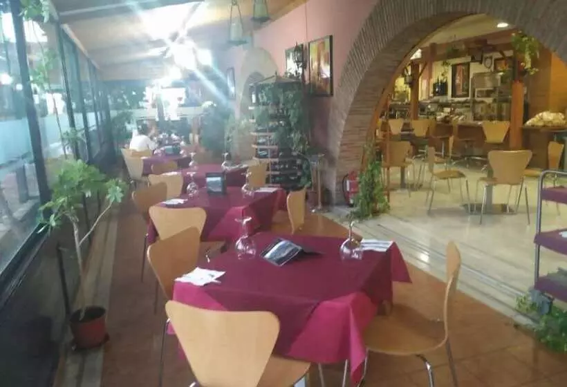 ホテル Restaurante Mirasierra