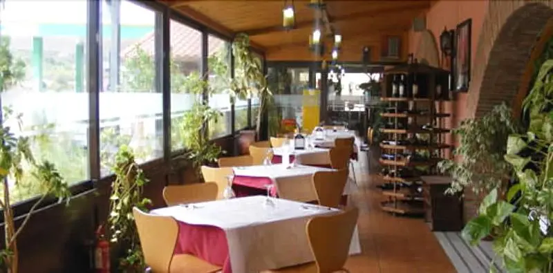 ホテル Restaurante Mirasierra