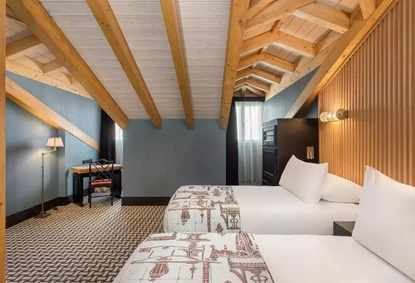 Hotelli Room Mate Alba