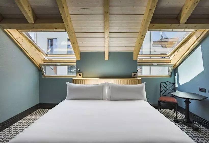 Hotelli Room Mate Alba