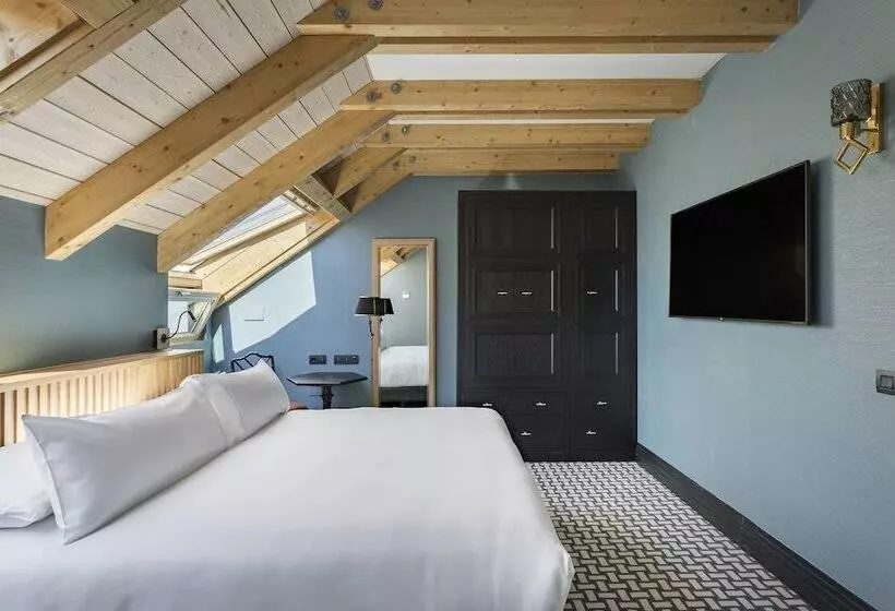 Hotelli Room Mate Alba