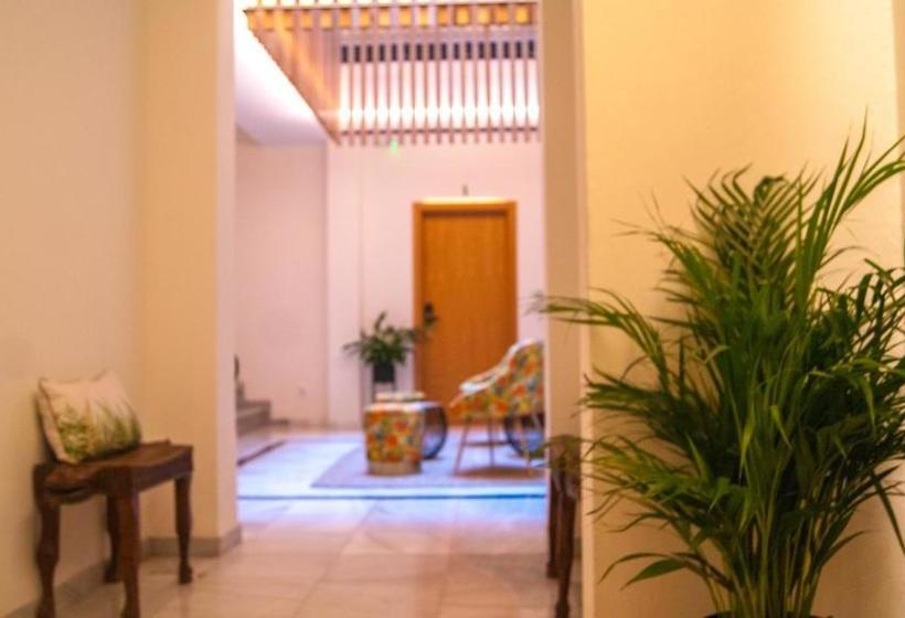 هتل Sweet Sevilla Suites