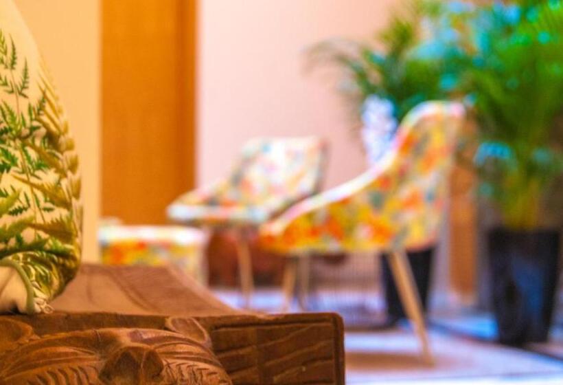 هتل Sweet Sevilla Suites