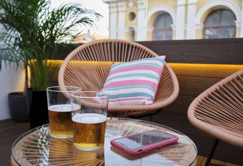 هتل Sweet Sevilla Suites