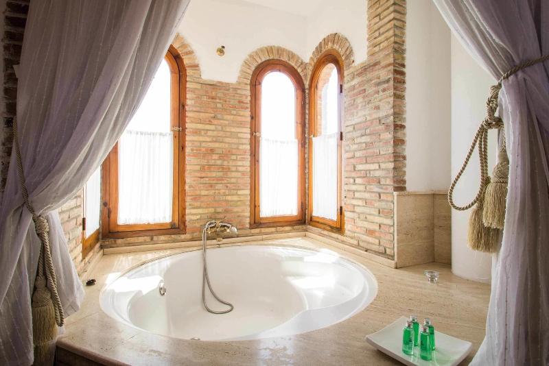 Cortijo De La Media Luna