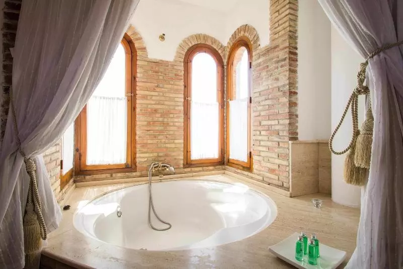 Cortijo De La Media Luna