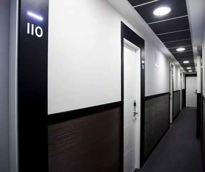 مسافرخانه Cc Atocha