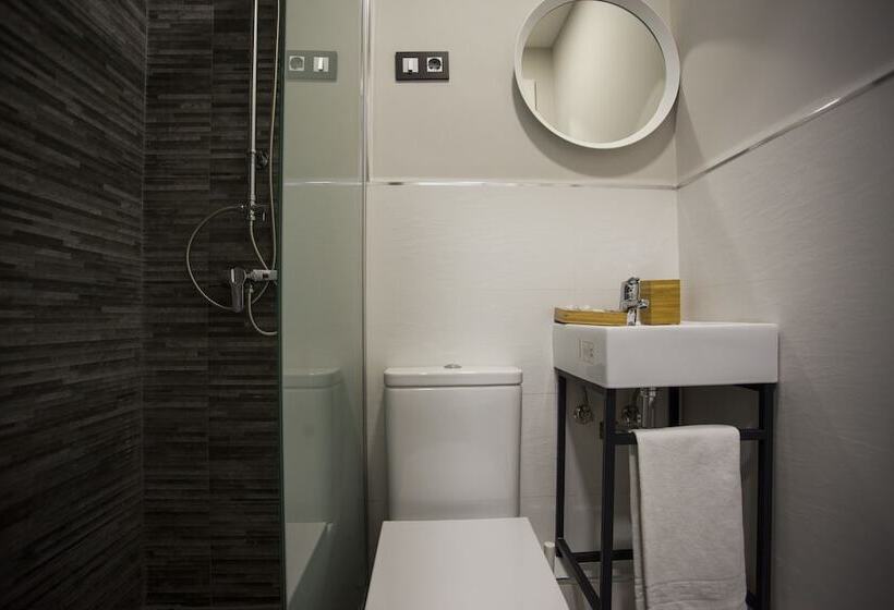 مسافرخانه Cc Atocha