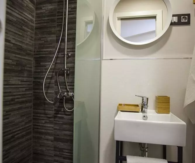 مسافرخانه Cc Atocha