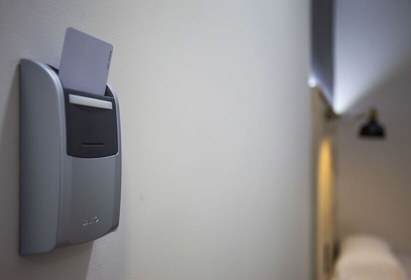 مسافرخانه Cc Atocha