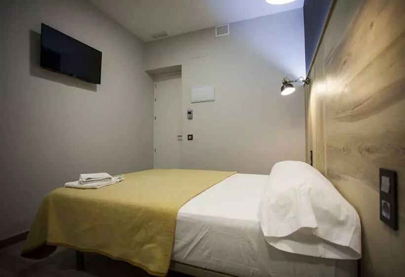 مسافرخانه Cc Atocha