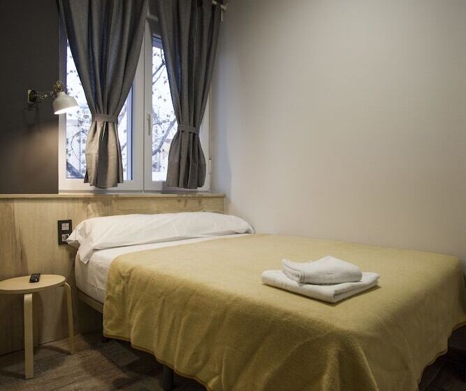 مسافرخانه Cc Atocha