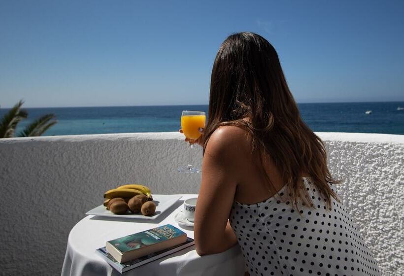 簡易ホテル La Palmera. El Amanecer En El Parque Natural