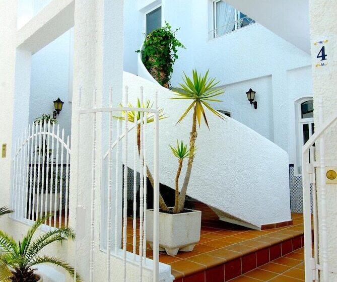 簡易ホテル La Palmera. El Amanecer En El Parque Natural