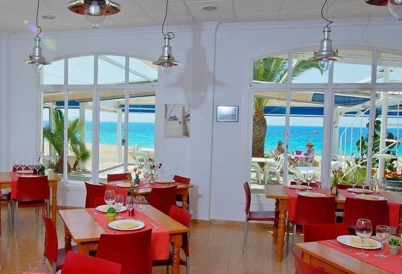 簡易ホテル La Palmera. El Amanecer En El Parque Natural