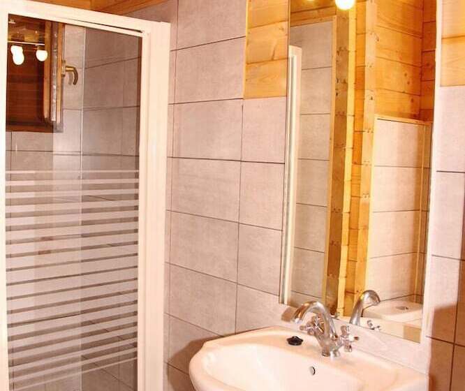 فندق Camping Ripolles