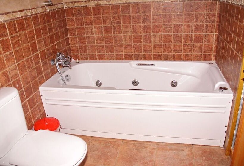 فندق Camping Ripolles