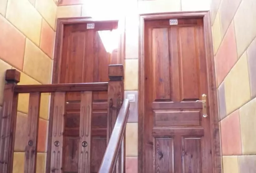 Hotelli L Alloru   Adults Only