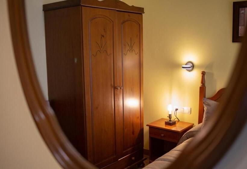 Отель La Casona De Cardes