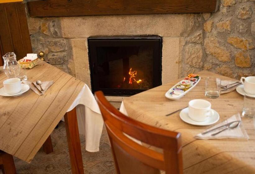 Отель La Casona De Cardes