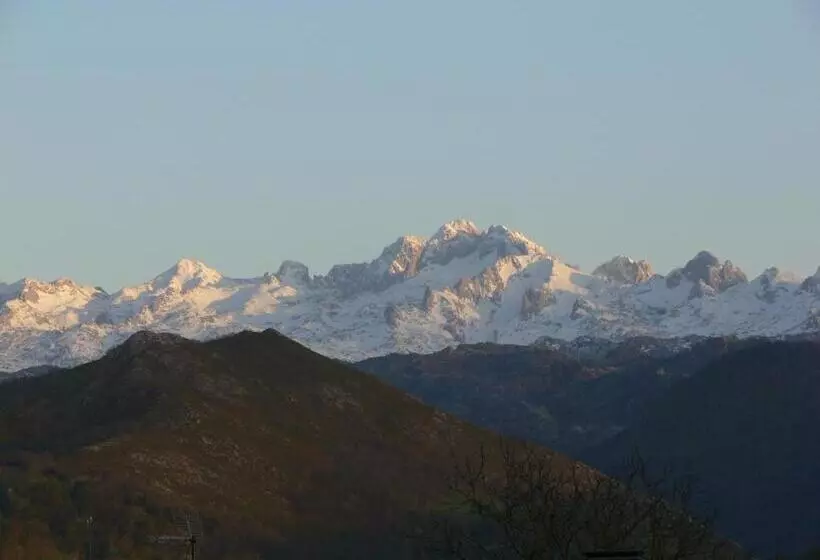 ホテル La Casona De Cardes