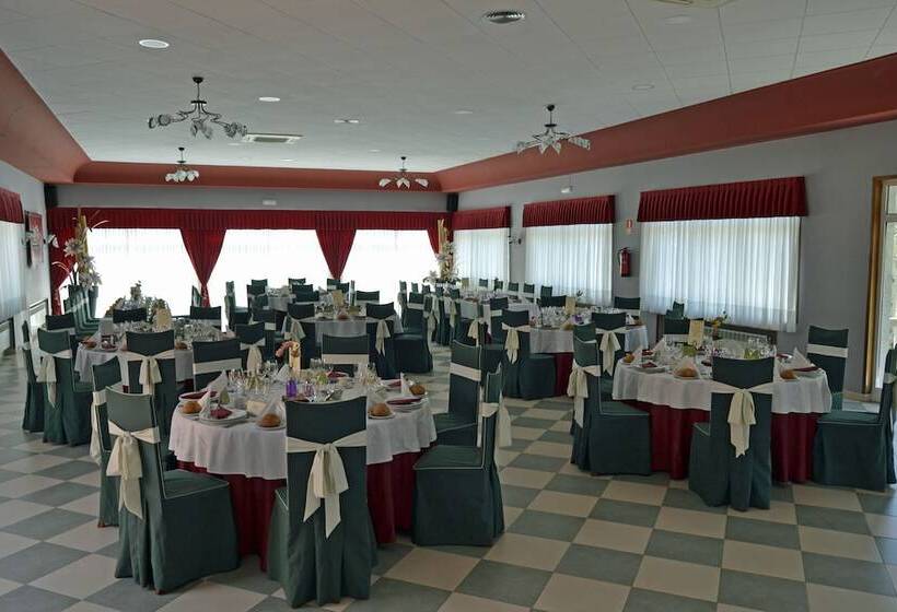 پانسیون Hostal Restaurante La Casilla