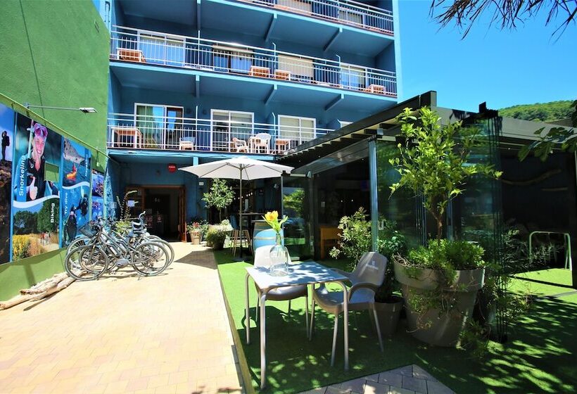 پانسیون Hostel Costa Brava