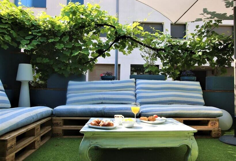 پانسیون Hostel Costa Brava