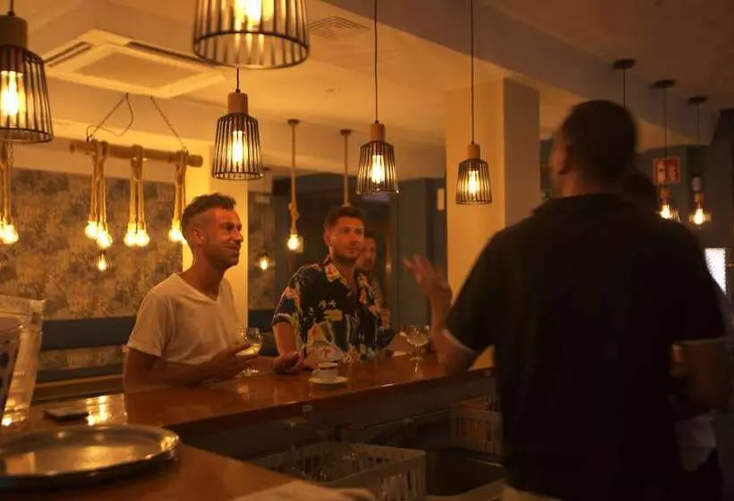 پانسیون Hostel Costa Brava