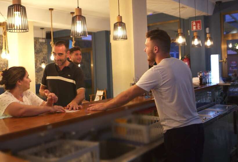 پانسیون Hostel Costa Brava