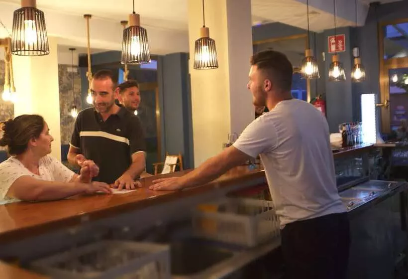 پانسیون Hostel Costa Brava