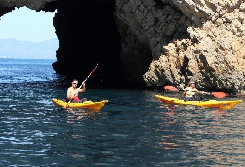 پانسیون Hostel Costa Brava