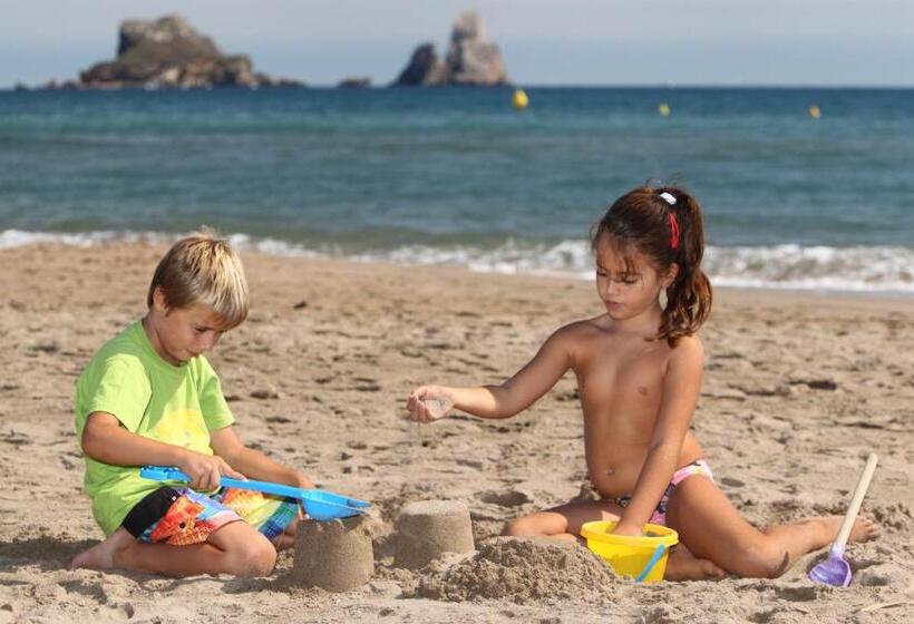 پانسیون Hostel Costa Brava