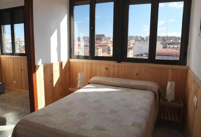 بنسيون Los Angeles Plaza