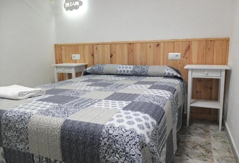 بنسيون Los Angeles Plaza