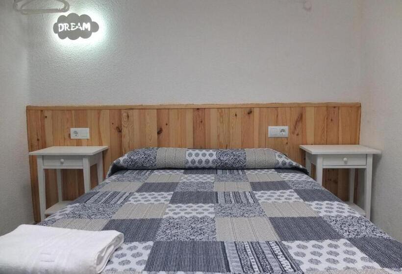 بنسيون Los Angeles Plaza