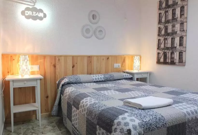 پانسیون Los Angeles Plaza