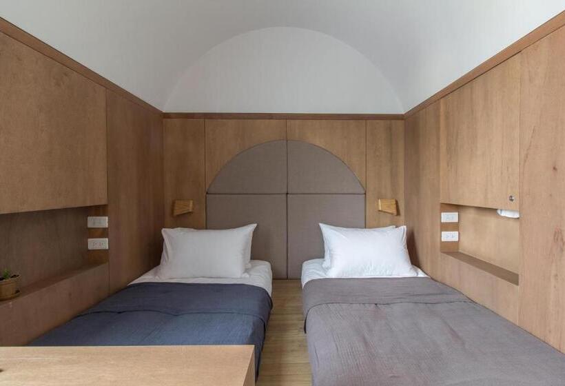 تختخواب و صبحانه Ho̍k House