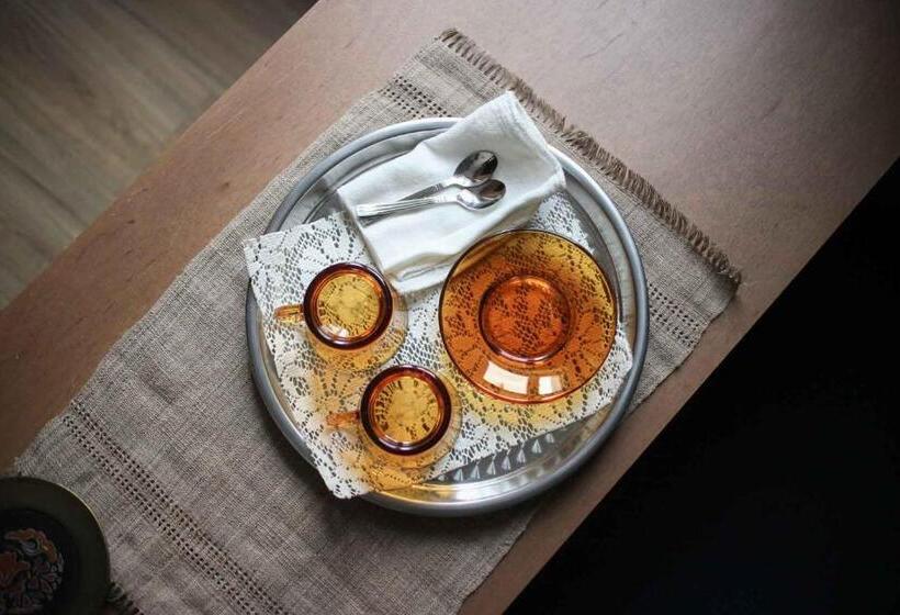 تختخواب و صبحانه Ho̍k House