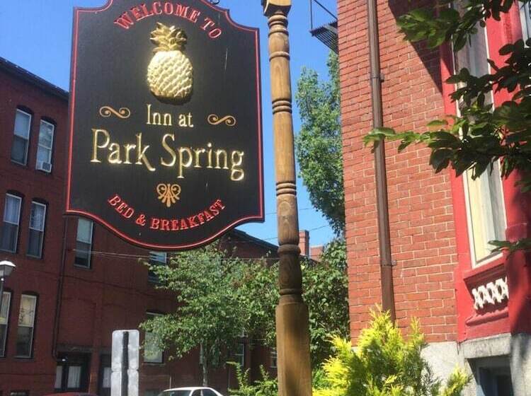 تختخواب و صبحانه Inn At Park Spring