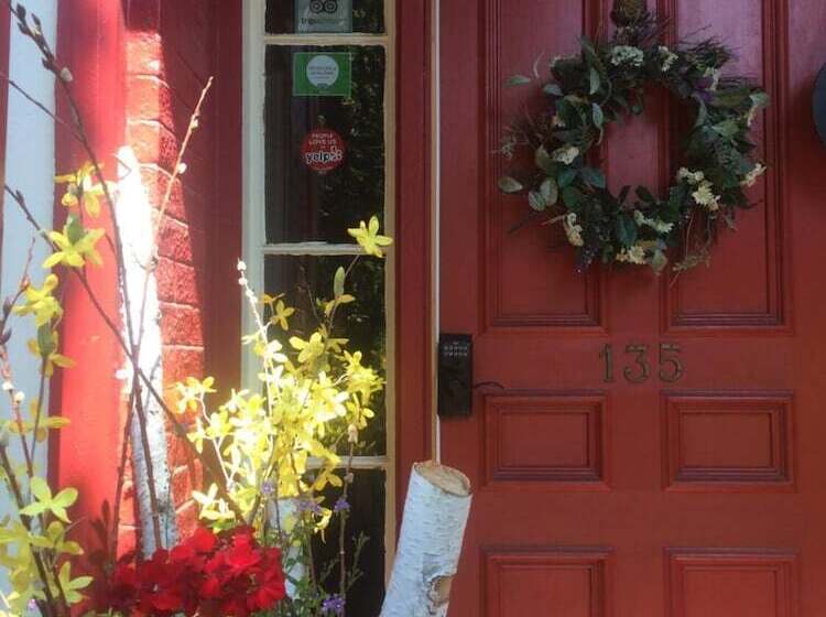 تختخواب و صبحانه Inn At Park Spring