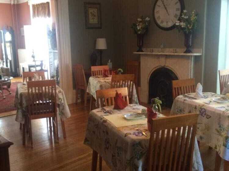 تختخواب و صبحانه Inn At Park Spring