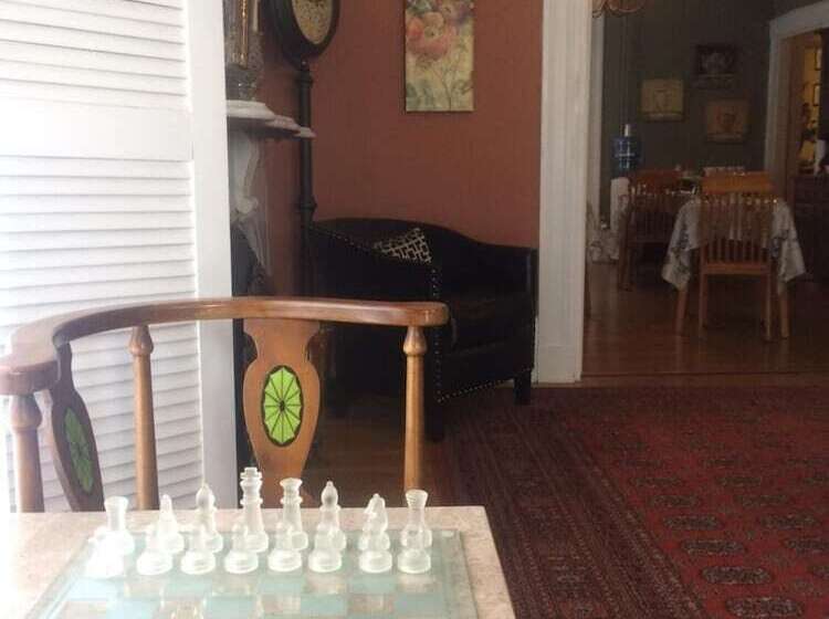 تختخواب و صبحانه Inn At Park Spring