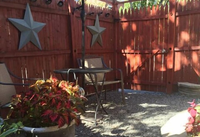 تختخواب و صبحانه Inn At Park Spring