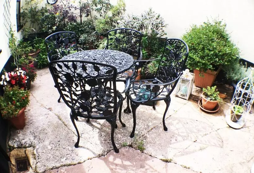 Hillside Bed & Breakfast