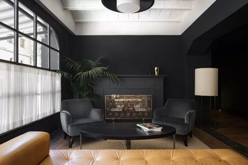 مسافرخانه La França Travellers Adults Only