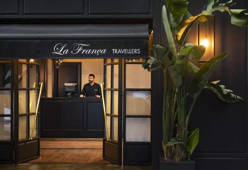 مسافرخانه La França Travellers Adults Only