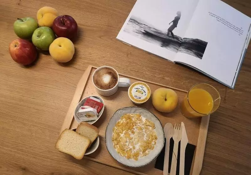 مسافرخانه La França Travellers Adults Only